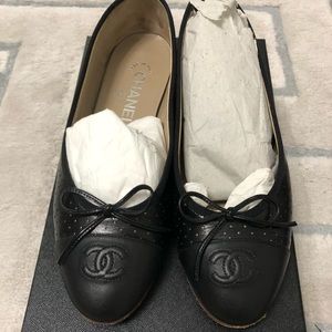 Authentic CHANEL ballerina black leather flats